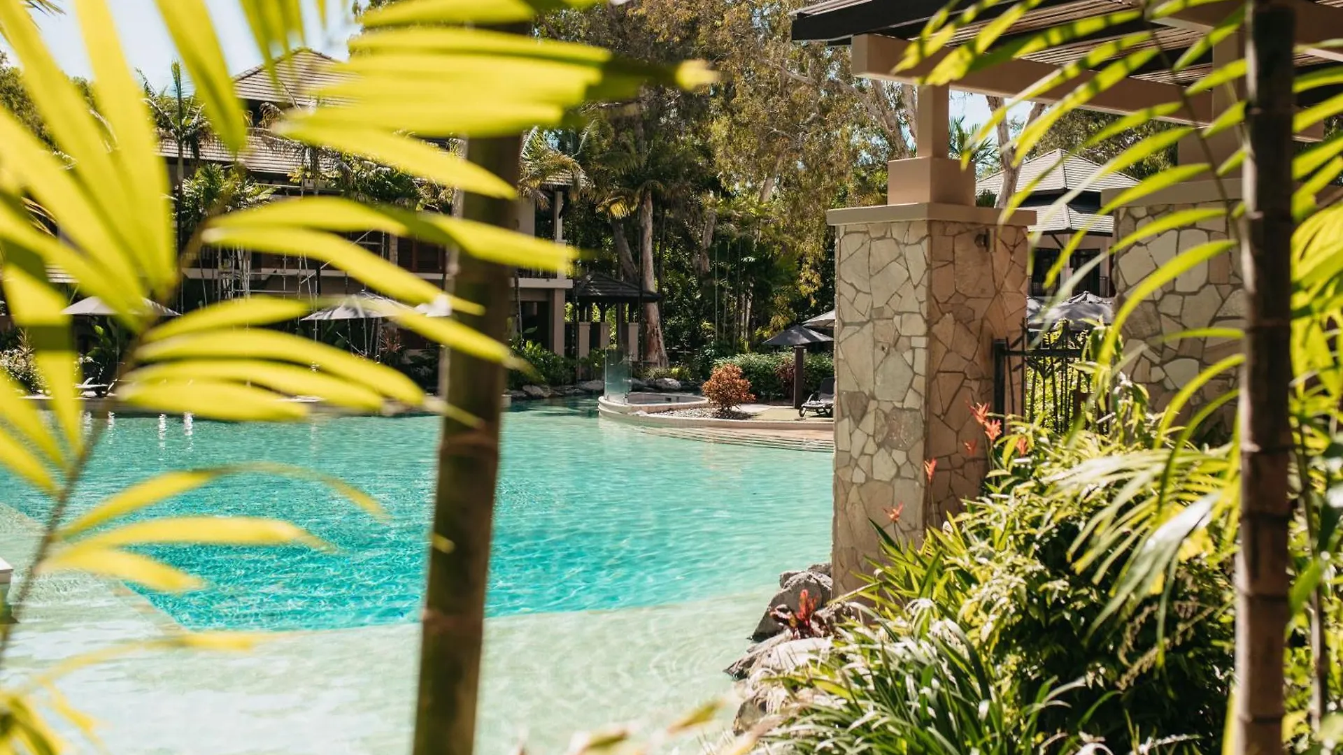 Pullman Palm Cove Sea Temple Resort & Spa