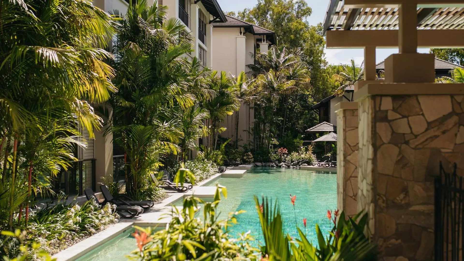 Pullman Palm Cove Sea Temple Resort & Spa
