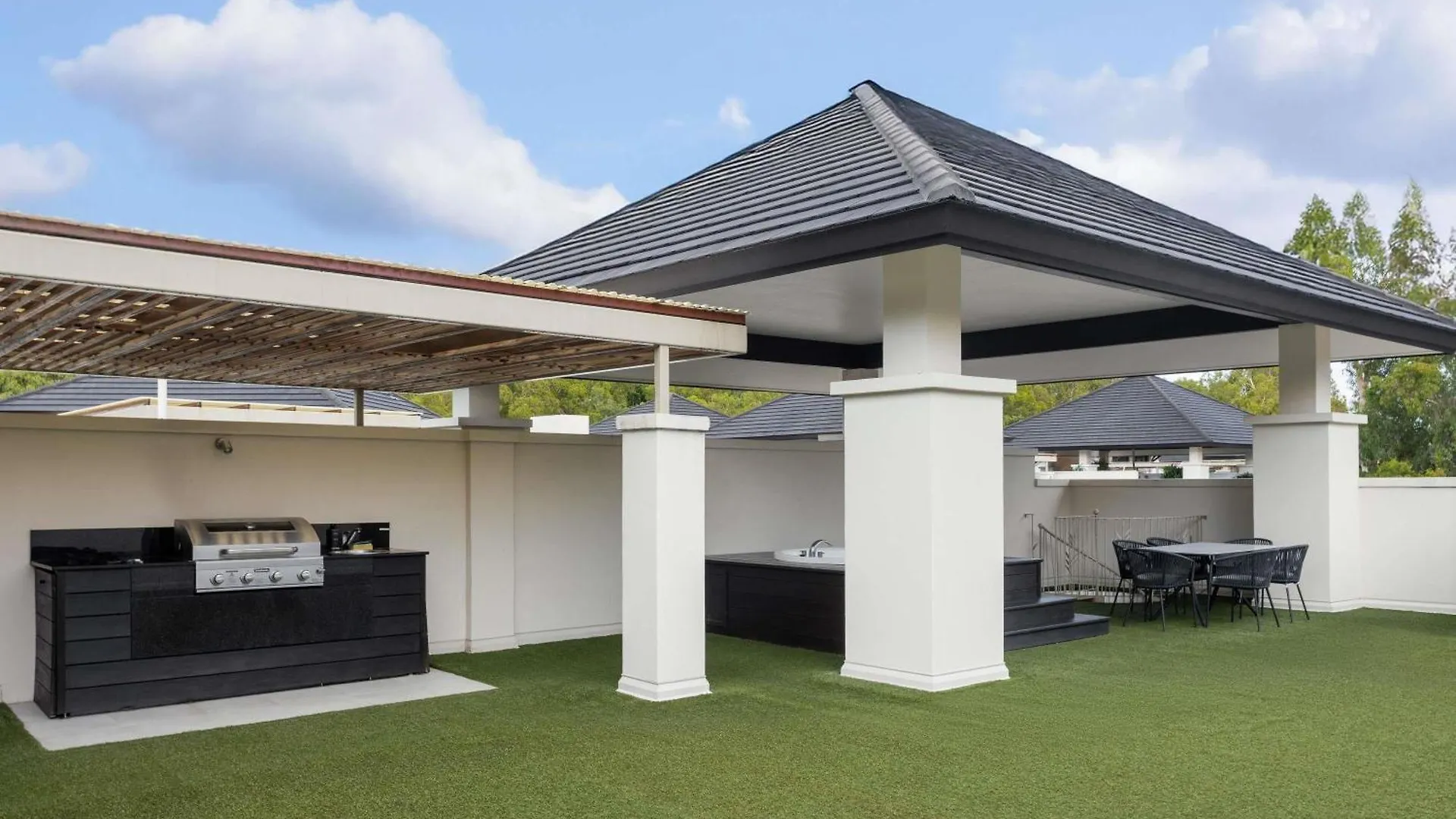 Pullman Palm Cove Sea Temple Resort & Spa 5*,  Australia