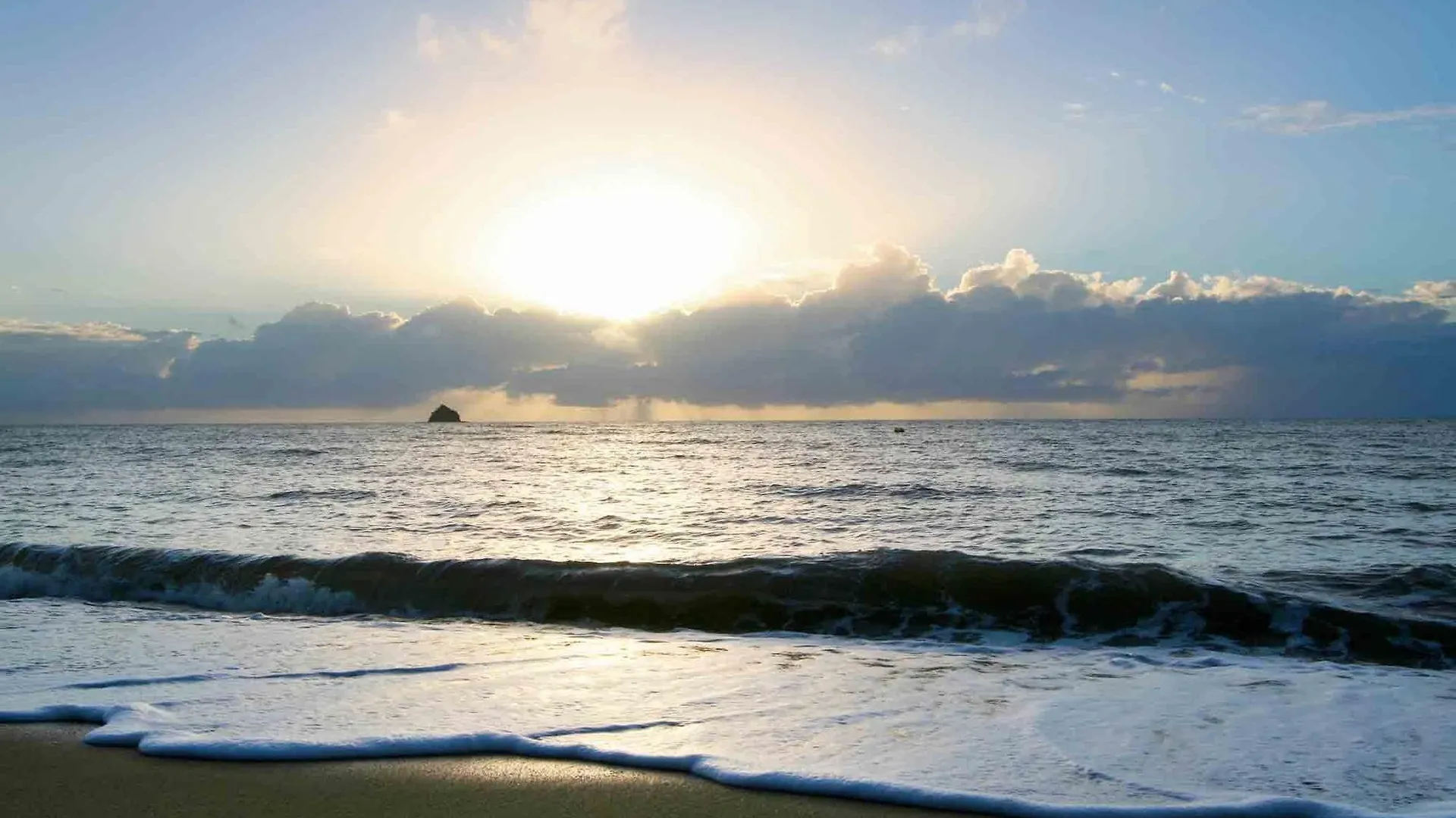 Pullman Palm Cove Sea Temple Resort & Spa