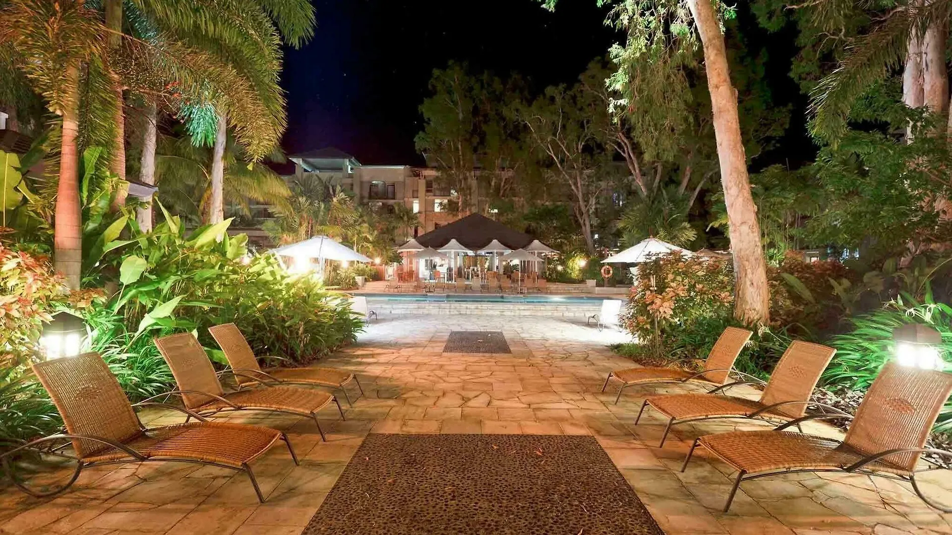 Pullman Palm Cove Sea Temple Resort & Spa